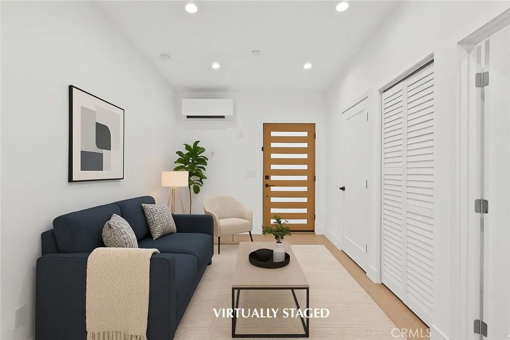 Photo of 5734 Stansbury Avenue, Van Nuys, CA 91401 (MLS # SR26006073)