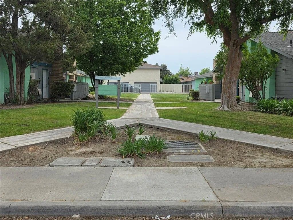 Photo of 7000 N Half Moon Drive, Bakersfield, CA 93309 (MLS # GD26073582)