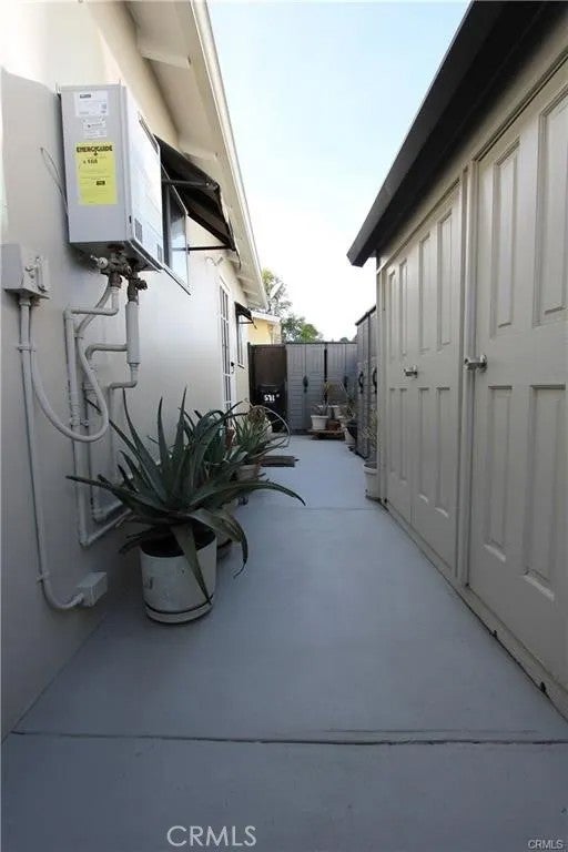 578 W 23rd