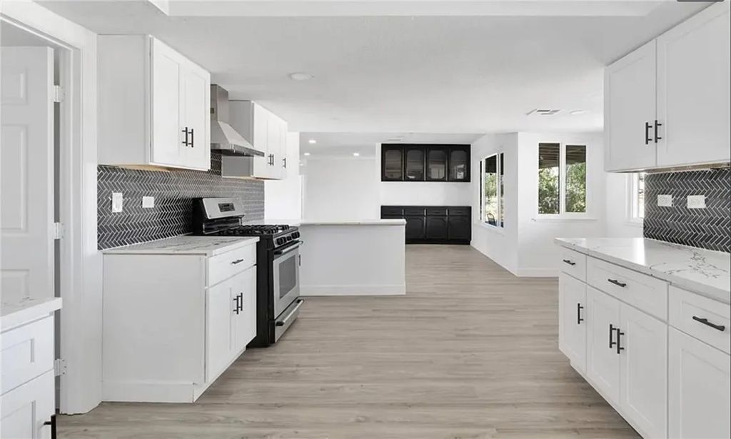 Photo of 14855 Flathead Rd, Apple Valley, CA 92307 (MLS # IV26016623)