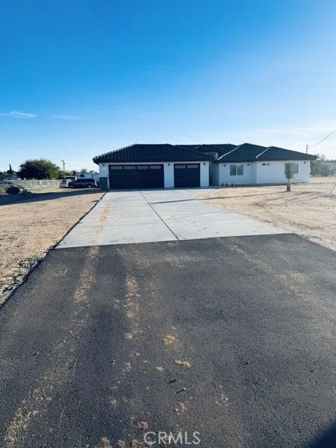 Photo of 14999 Lilac Street, Hesperia, CA 92345 (MLS # HD26233116)