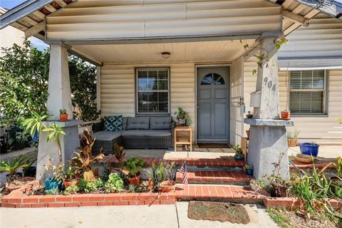 Tiny photo for 904 N Dalton Avenue, Azusa, CA 91702 (MLS # WS25228318)