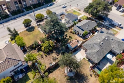 Tiny photo for 904 N Dalton Avenue, Azusa, CA 91702 (MLS # WS25228318)