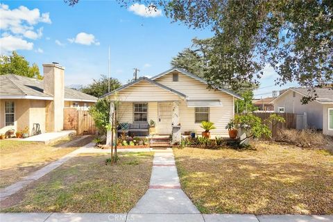 Tiny photo for 904 N Dalton Avenue, Azusa, CA 91702 (MLS # WS25228318)