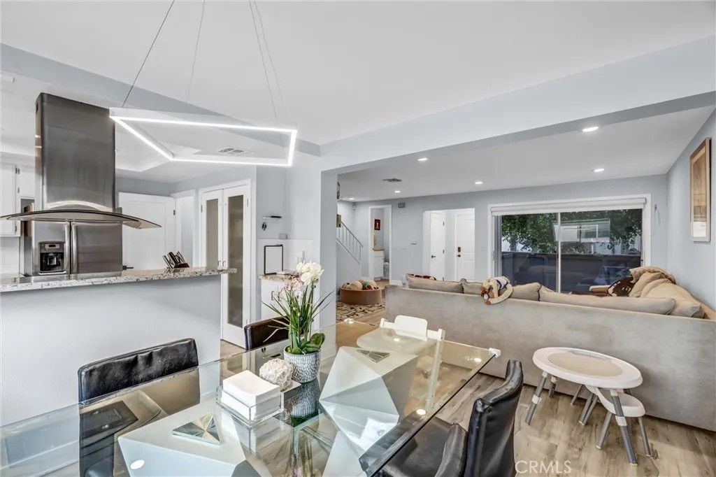 Photo of 18550 Hatteras #44, Tarzana, CA 91356 (MLS # SR26028873)