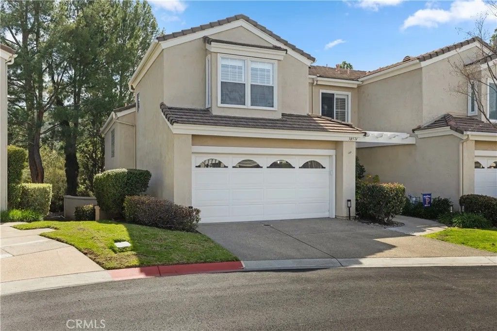 Photo of 38574 Lochinvar Court, Murrieta, CA 92562 (MLS # SW26043461)