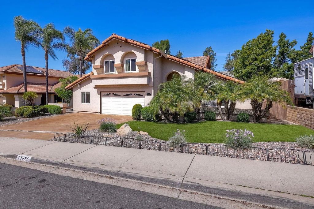 Photo of 13976 Country Creek Rd, Poway, CA 92064 (MLS # 260006415)