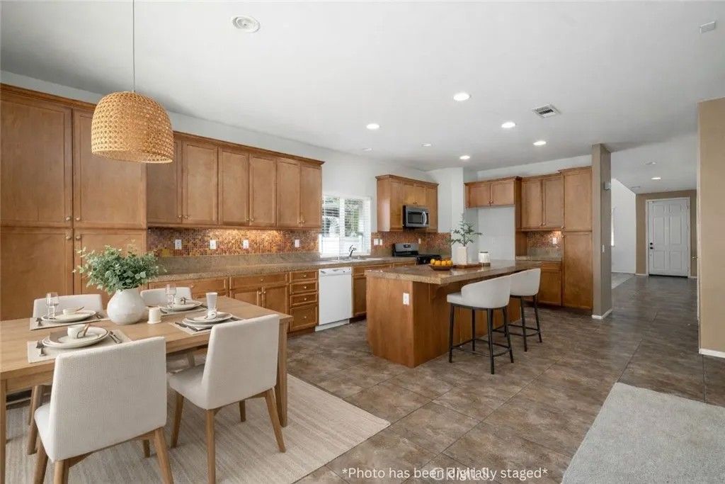 Photo of 2096 Wild Thyme Rd, San Jacinto, CA 92582 (MLS # SW25278027)