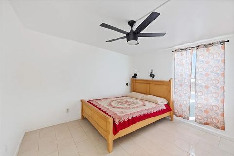 Tiny photo for 83415 Amboy Road, 29 Palms, CA 92277 (MLS # CV25236610)