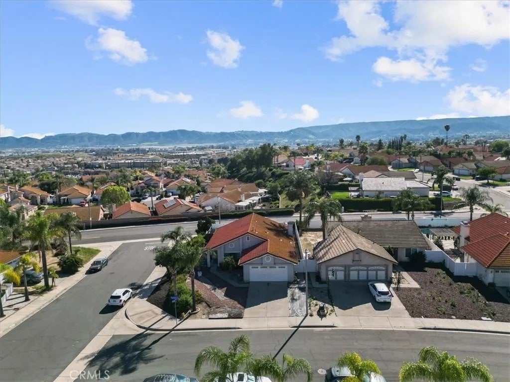 39769 Firethorn Court