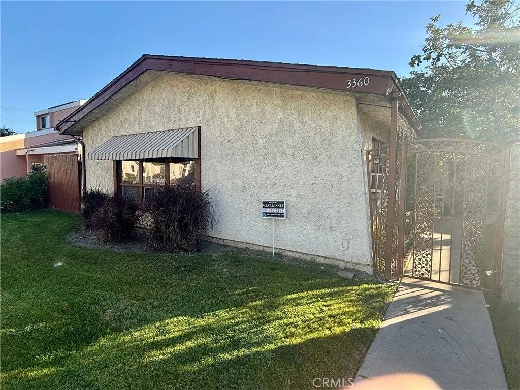 Photo of 3360 Myrtle Ave, Signal Hill, CA 90755 (MLS # PW26025836)