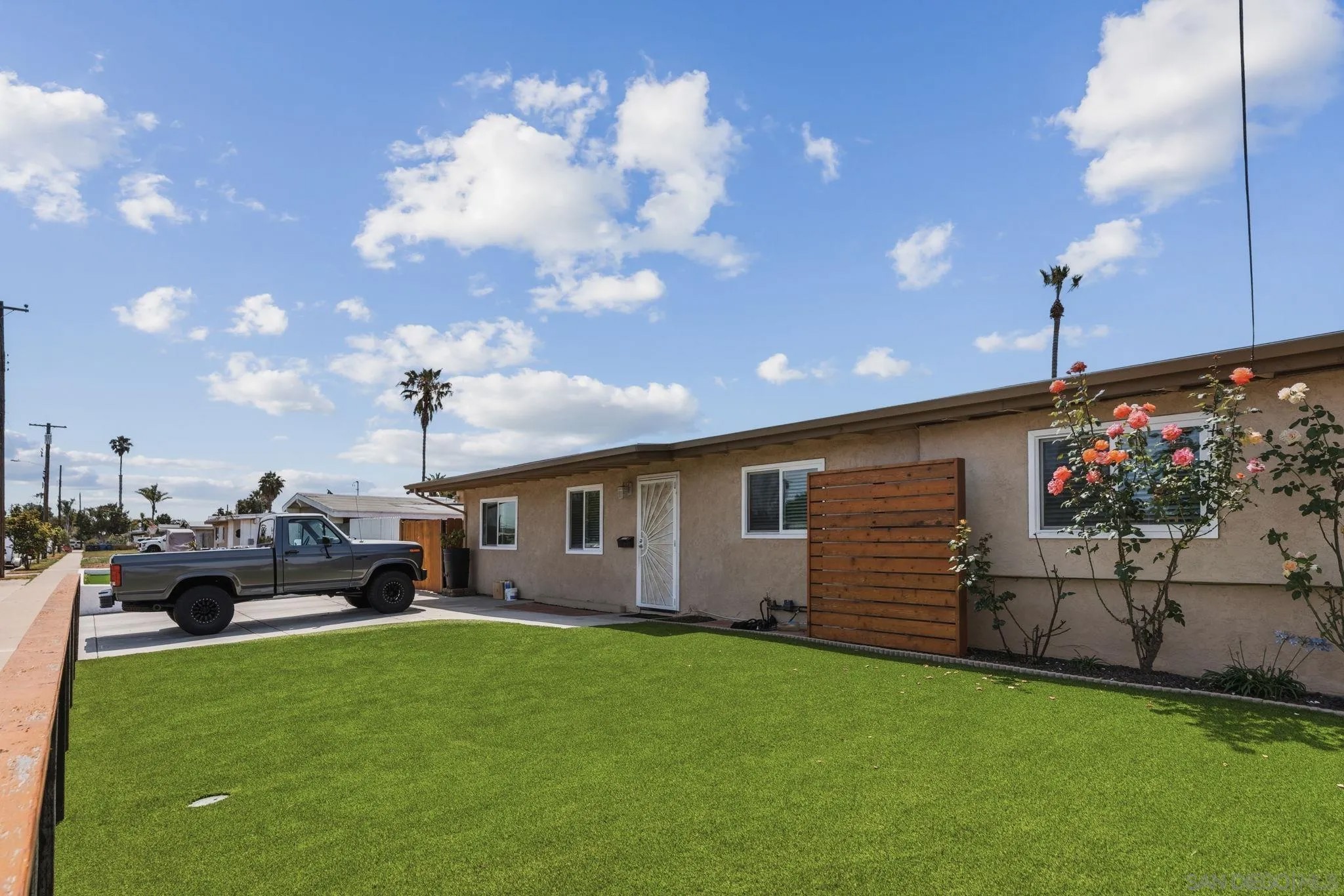 1127 Hemlock Ave