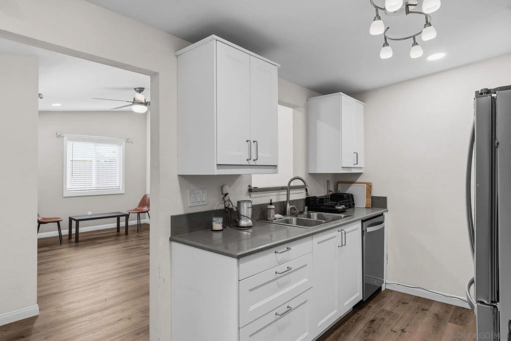 Photo of 1127 Hemlock Ave, Imperial Beach, CA 91932 (MLS # 260017426)
