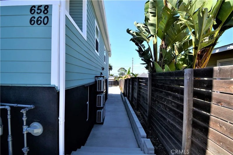 658 W Sepulveda Street