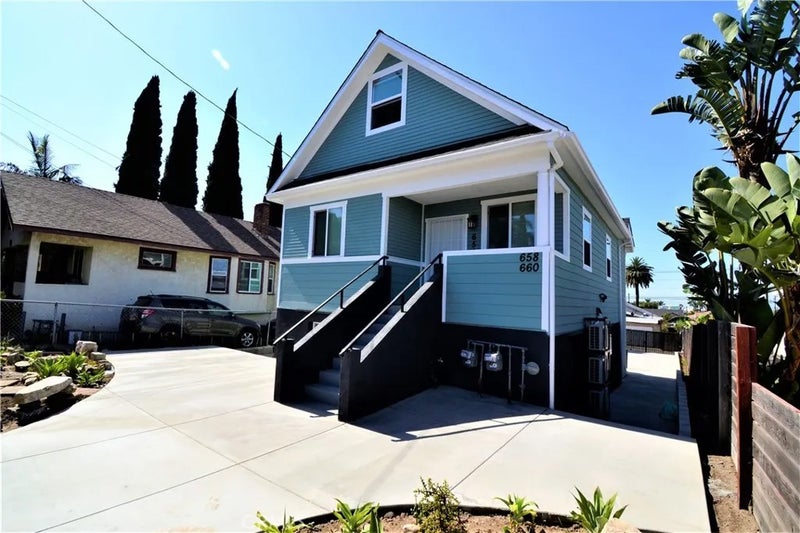 658 W Sepulveda Street