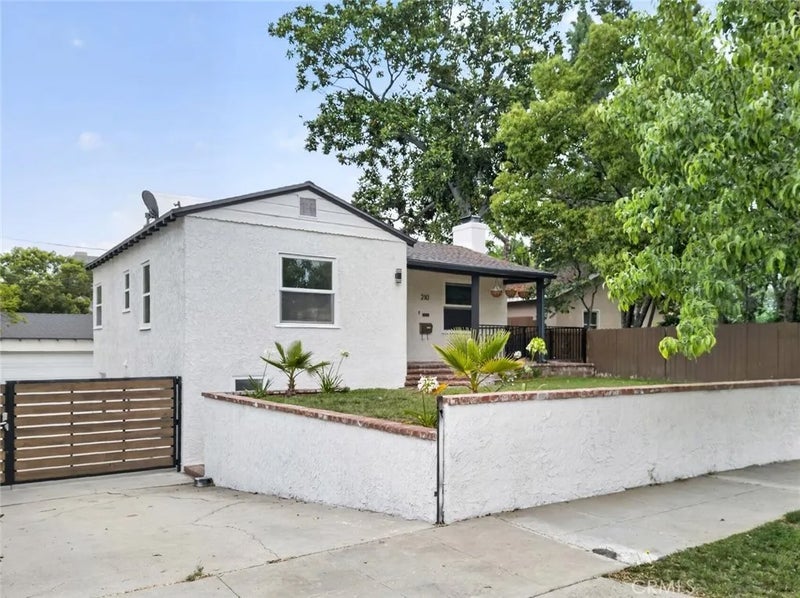 210 N Naomi Street