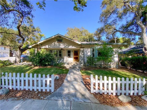Photo of 746 Harvard Avenue, Claremont, CA 91711 (MLS # CV26197106)