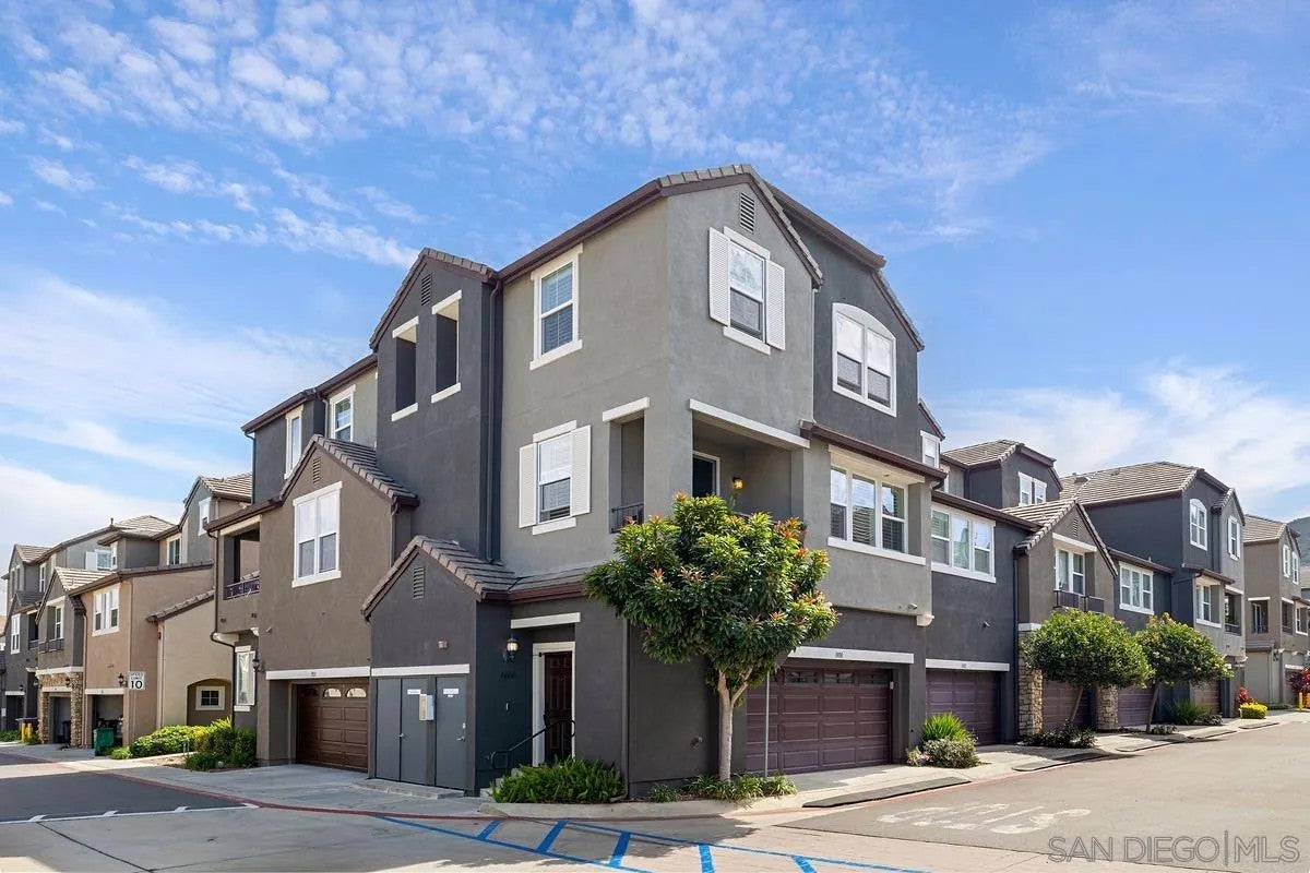 1800 Clare Lane