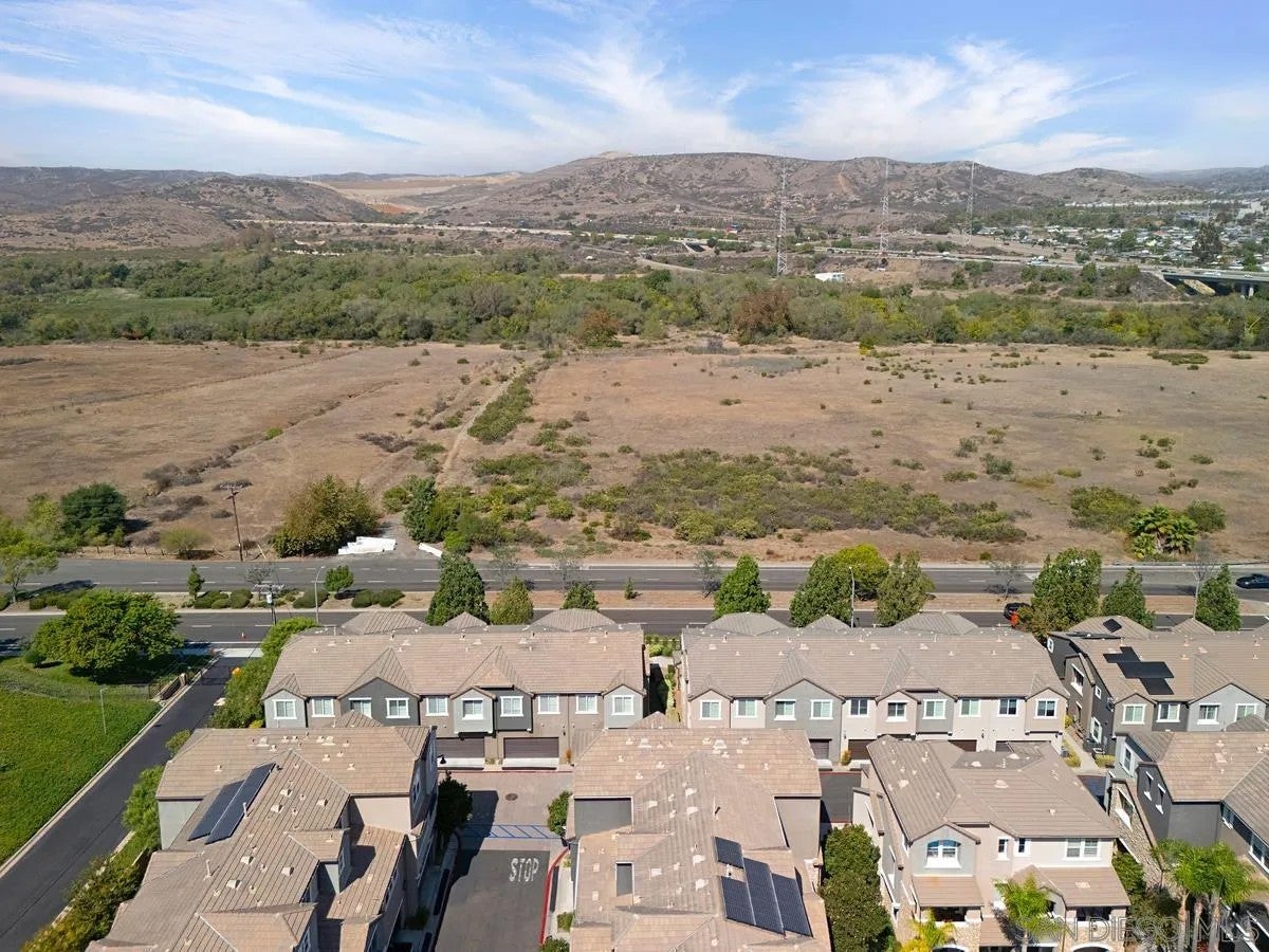 1800 Clare Lane