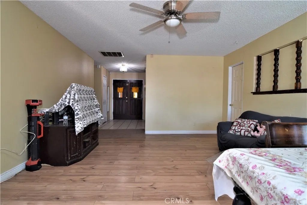 2905 E Avenue R11