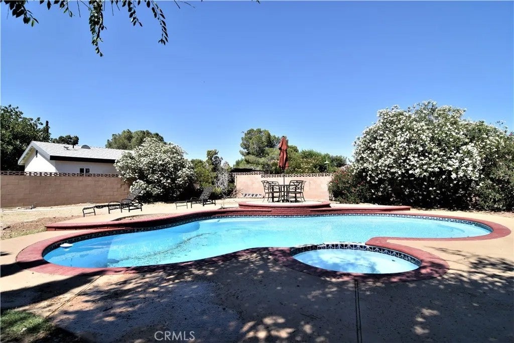 2905 E Avenue R11