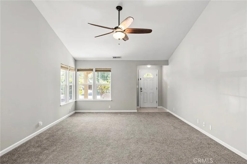 2811 Vistamont Way