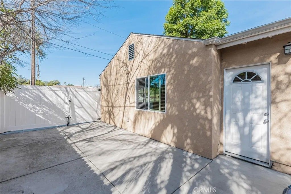 Photo of 6848 Willis Avenue, Van Nuys, CA 91405 (MLS # SR25246256)