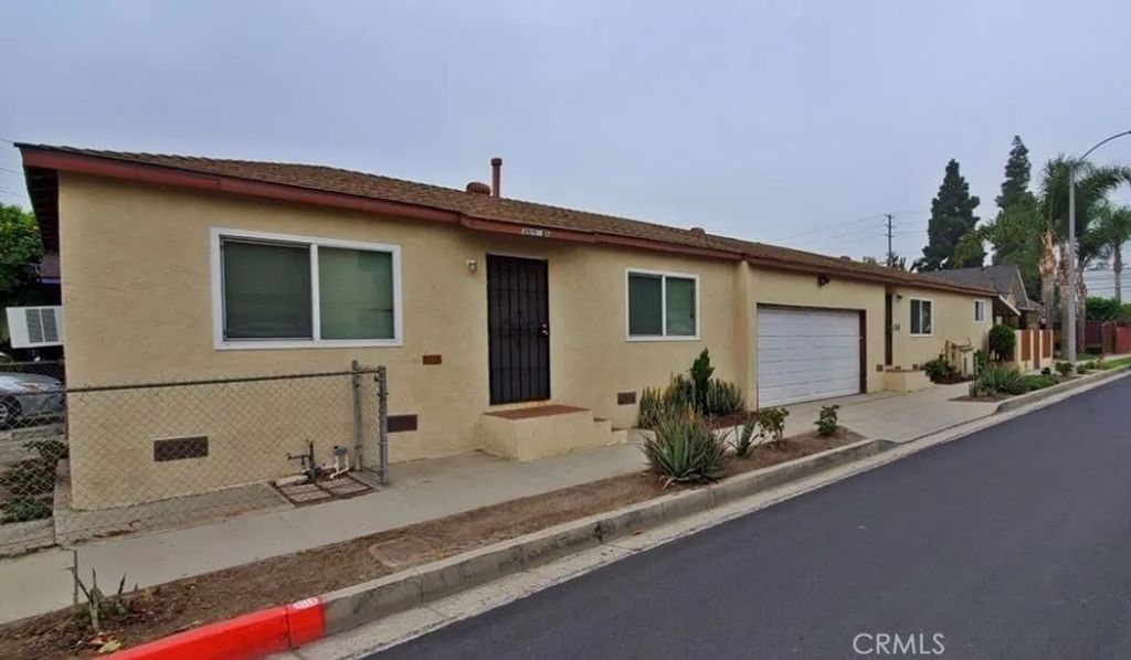 Photo of 3661 Webster AVE, Long Beach, CA 90810 (MLS # PW26096704)