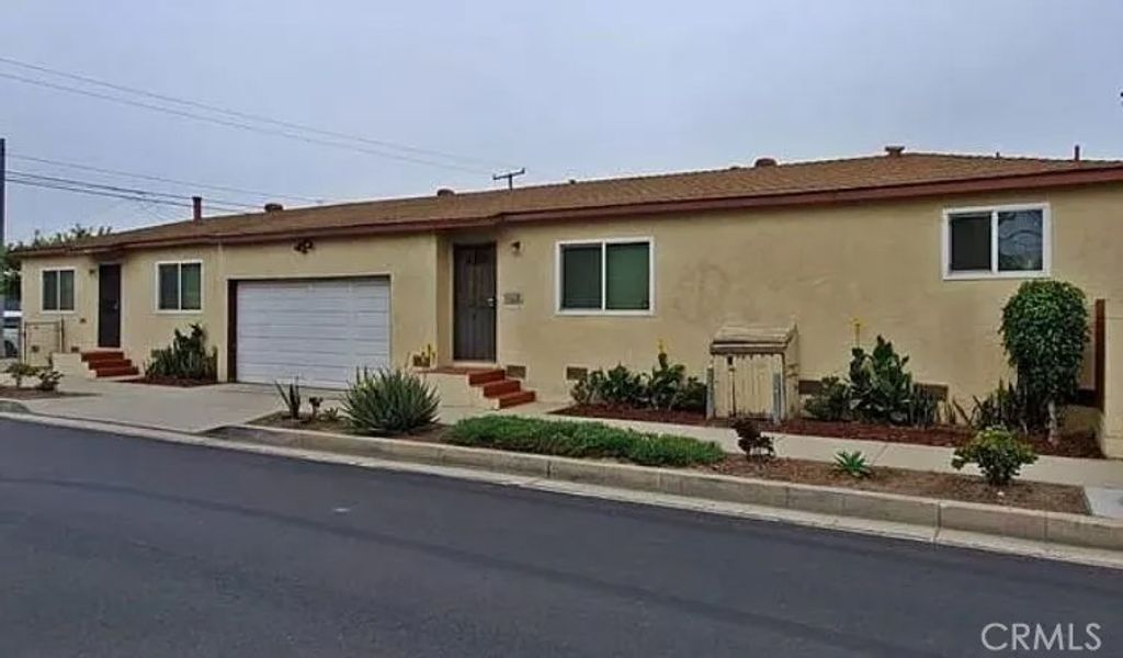 Photo of 3661 Webster AVE, Long Beach, CA 90810 (MLS # PW26096704)