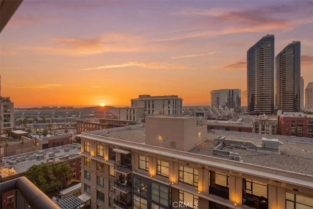 Photo of 530 K Street #919, San Diego, CA 92101 (MLS # SW26139187)
