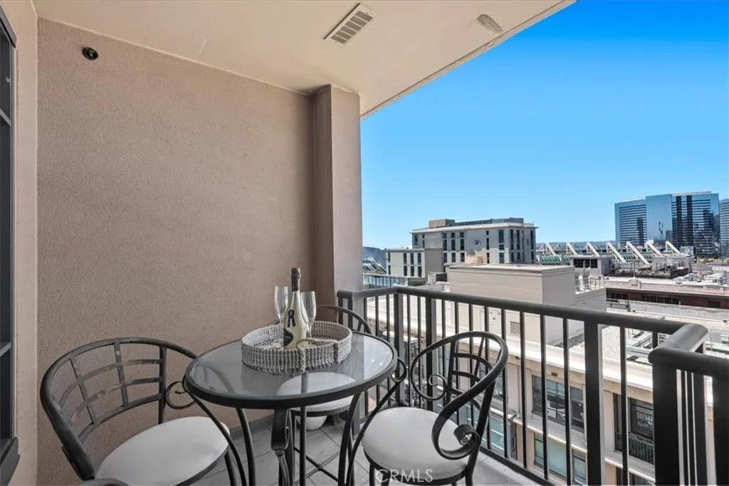 Photo of 530 K Street #919, San Diego, CA 92101 (MLS # SW26139187)