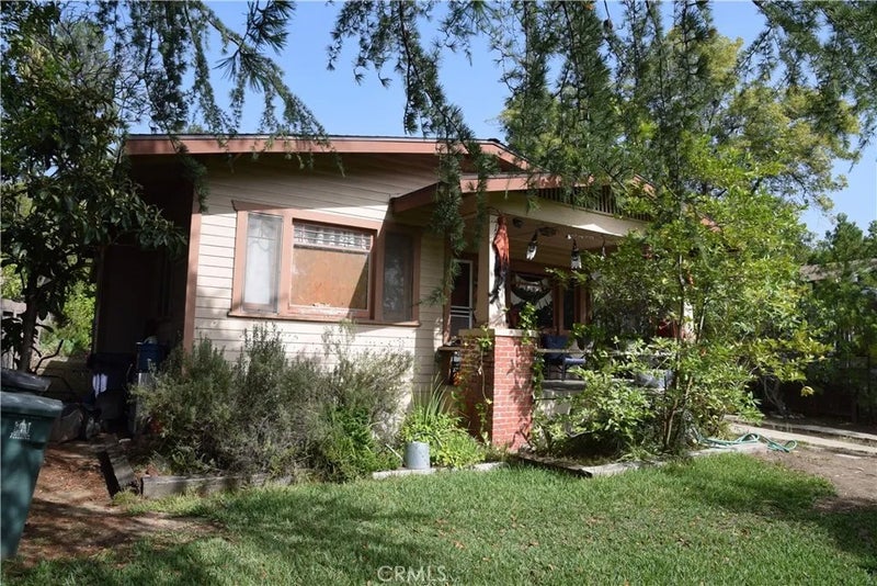 1247 E Topeka