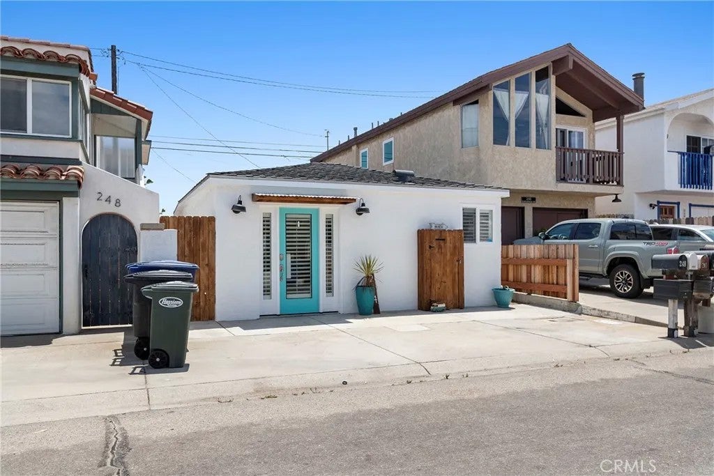 244 Cahuenga Drive
