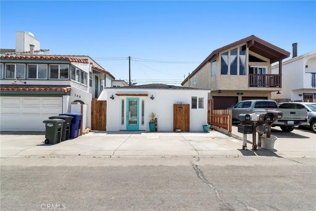 244 Cahuenga Drive