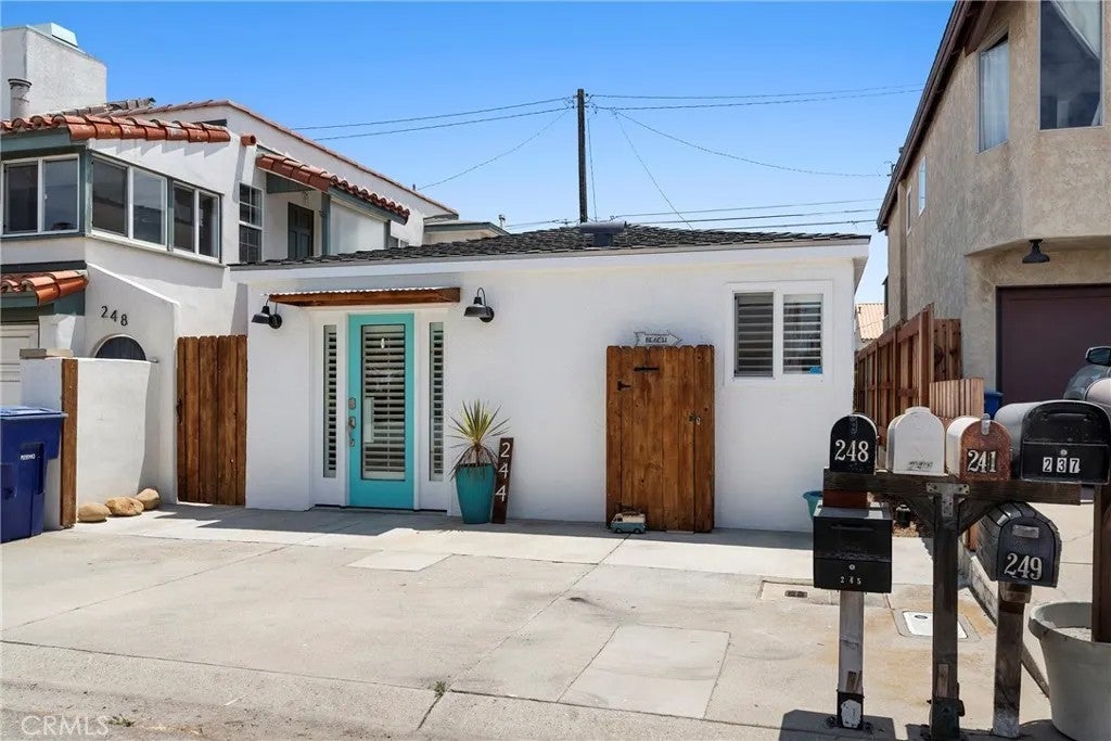 244 Cahuenga Drive
