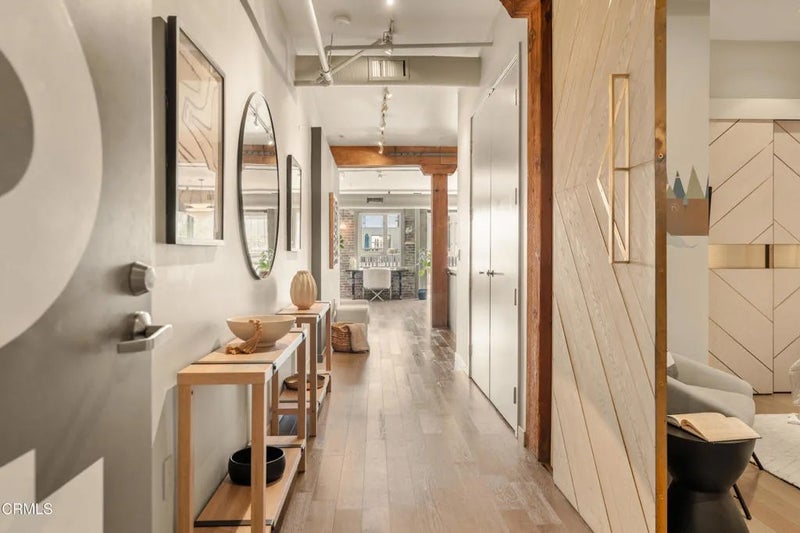 527 Molino Street 401