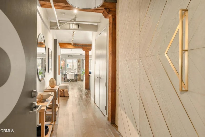 527 Molino Street 401