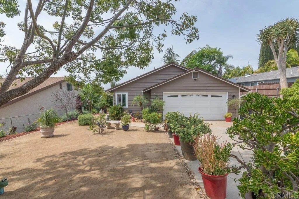 Photo of 914 N Main Avenue, Fallbrook, CA 92028 (MLS # NDP2603034)