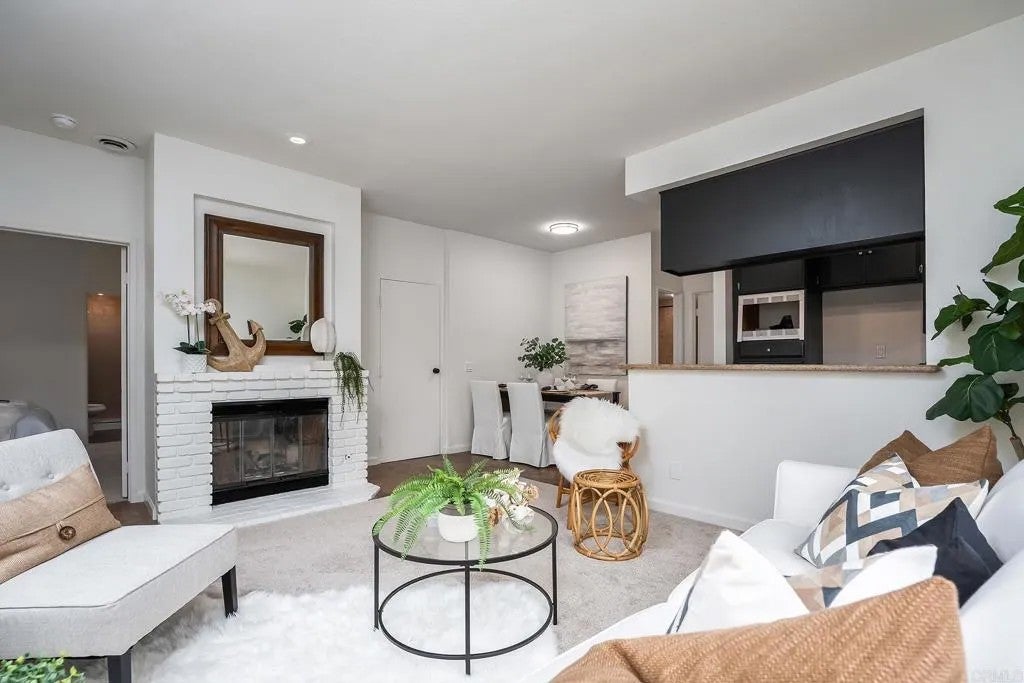 4338 Montalvo 3