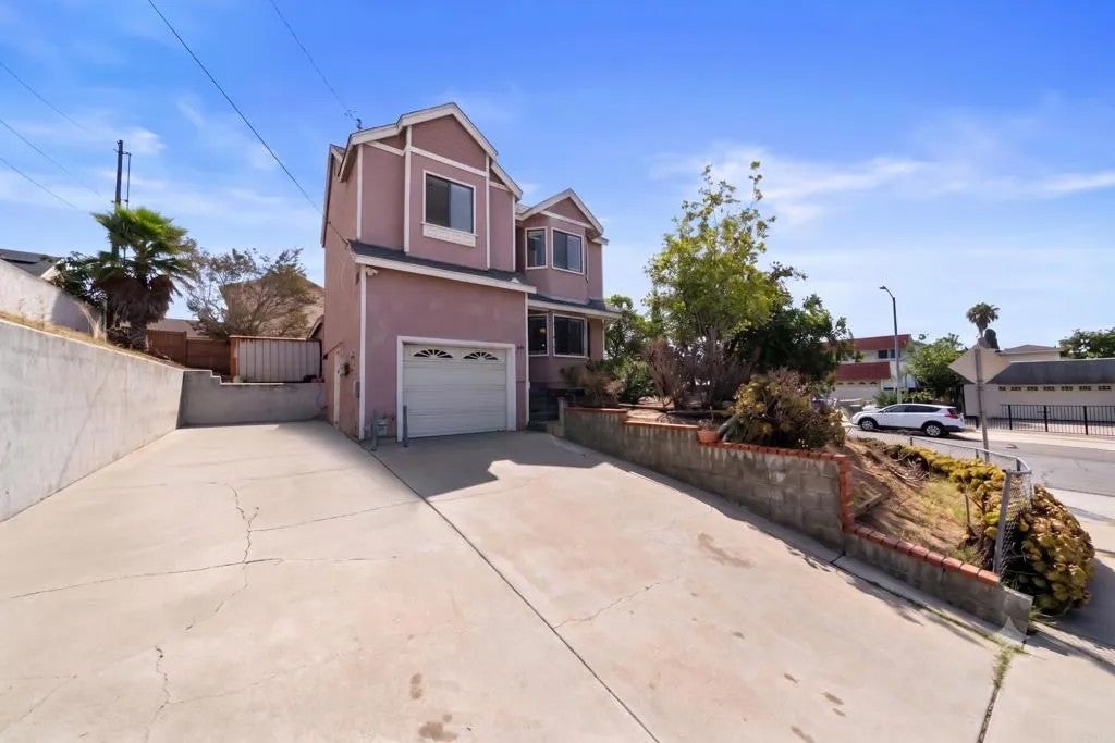 1345 Orange Street