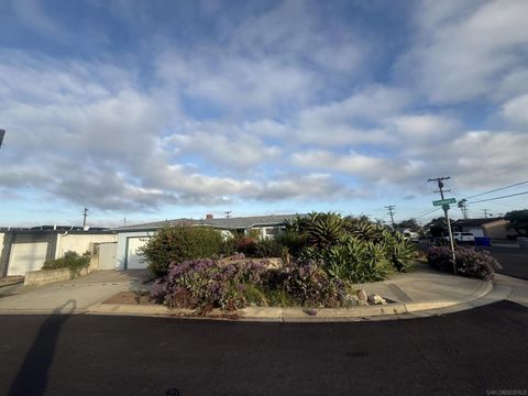 Photo of 5172 Caywood St, San Diego, CA 92117 (MLS # 260008820)