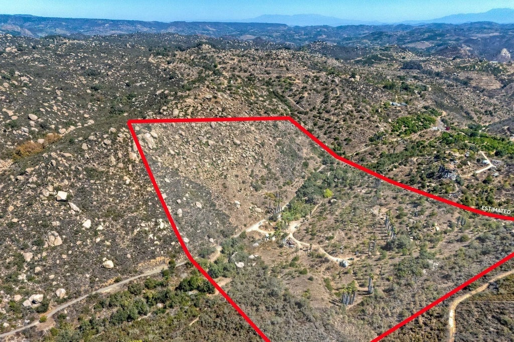 Photo of 38696 Harris Truck, Fallbrook, CA 92028 (MLS # 260022733)