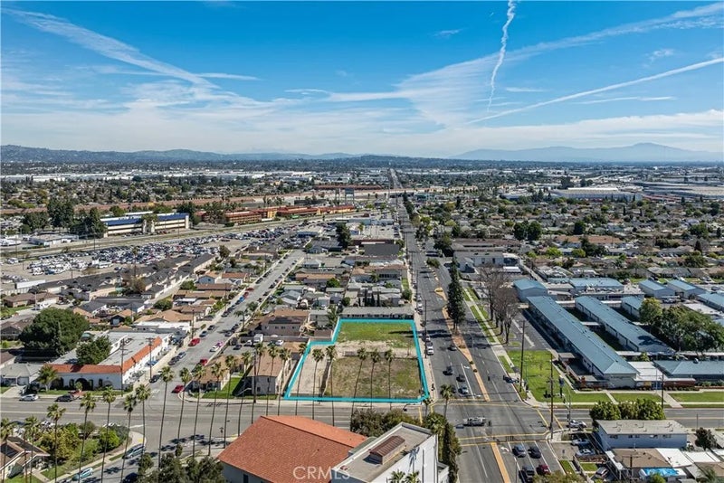 12209 Rosecrans
