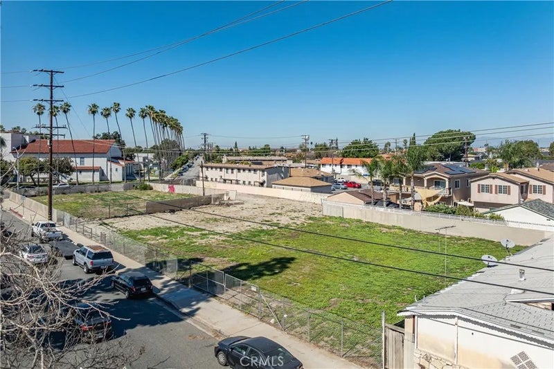 12209 Rosecrans