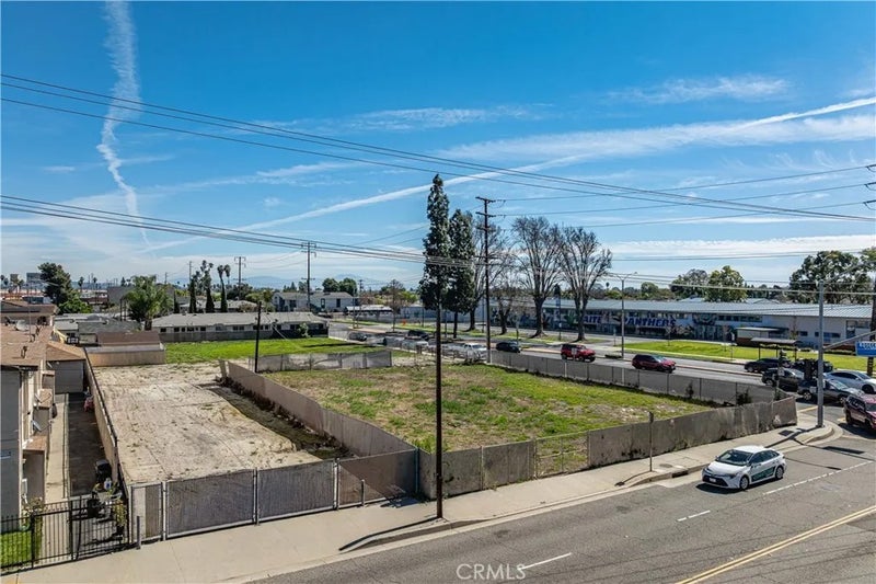 12209 Rosecrans
