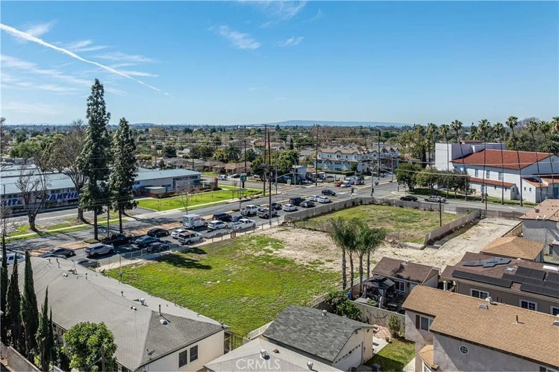 12209 Rosecrans