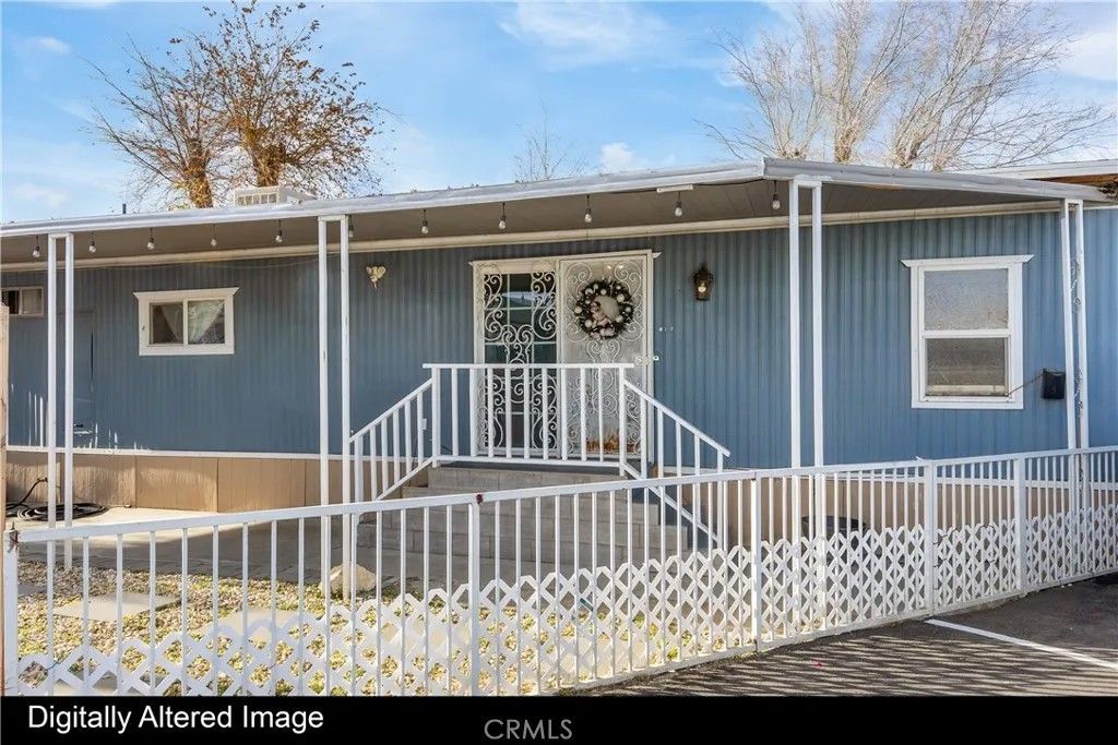 Photo of 2515 E Ave I, Lancaster, CA 93535 (MLS # SR26018676)