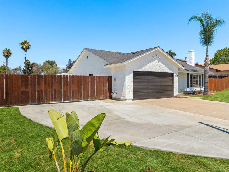 1524 Shadow Hills Dr
