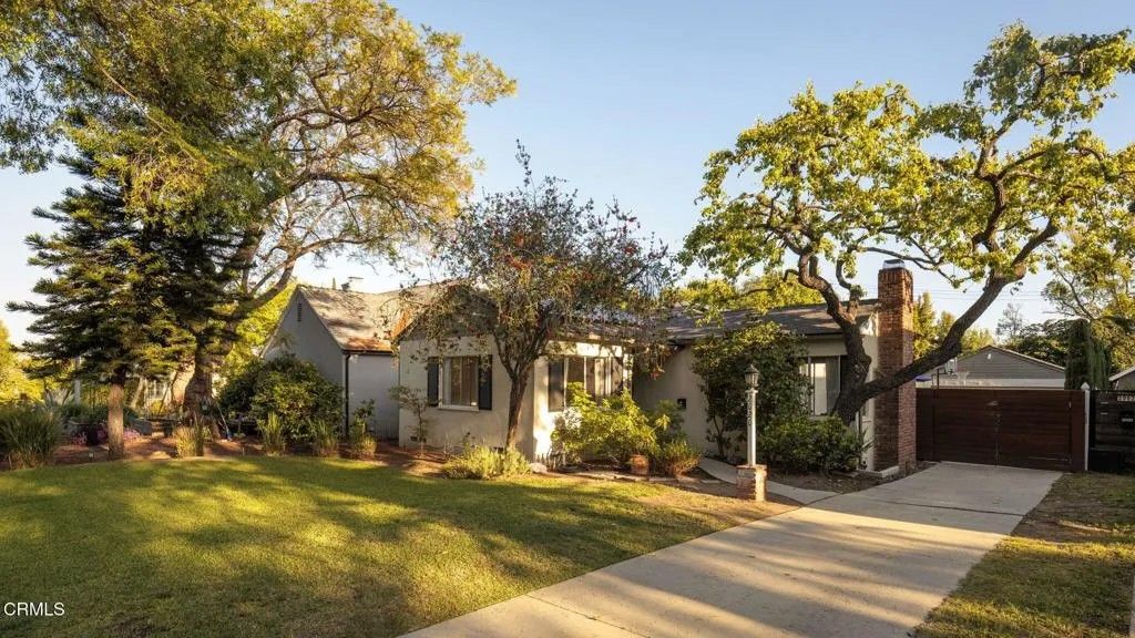 Photo of 2020 Casa Grande Street, Pasadena, CA 91104 (MLS # P1-26757)