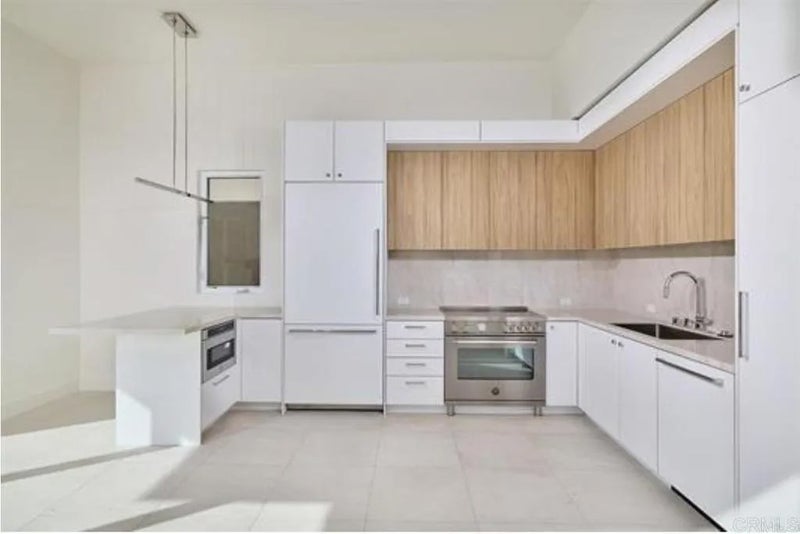 3903 Haines